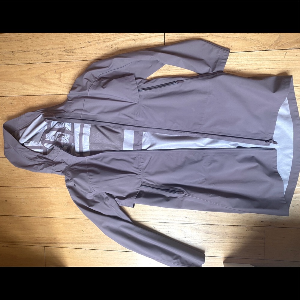 Lululemon Cloud Crush Rain Coat